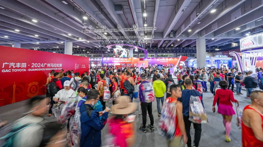 美记：鹈鹕球员和管理层认为威利·格林执教时，不严格约束锡安